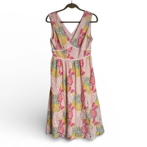NSR Lace Dress Medium Lined Pastel Colourful V-neck Cottagecore